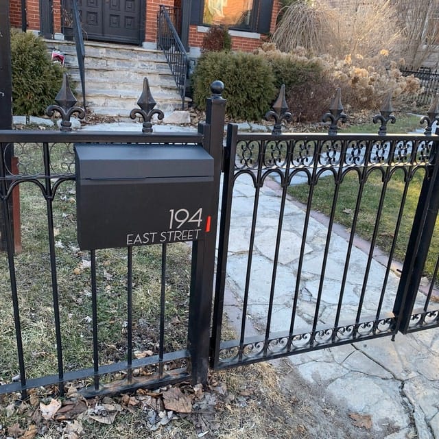 FenceMounted Mailboxes Complete Guide to Mounting & Hardware — free download
