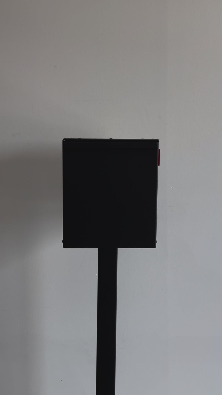 New model - new classic  The Era B modern Aluminum post mounted mailbox